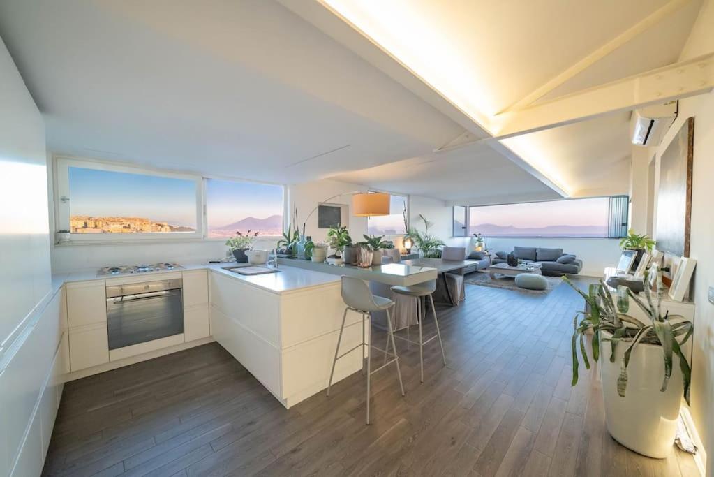 The Attic 'Panorama' Apartment เนเปิลส์ ภายนอก รูปภาพ