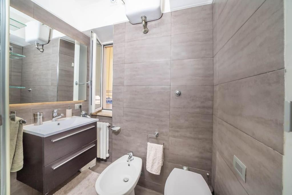 The Attic 'Panorama' Apartment เนเปิลส์ ภายนอก รูปภาพ